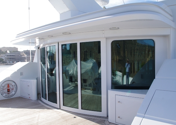 Motor Yacht Queen Mavia