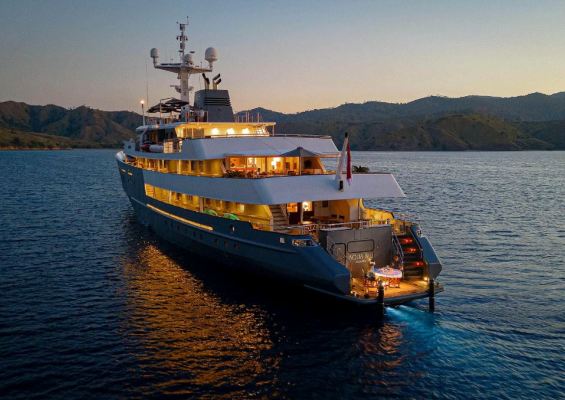 Motor Yacht Titan